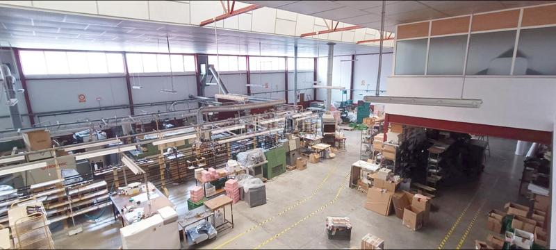 Foto 8ff19091-9f61-4ac3-9a5b-c0b60c2f4584. Nau industrial a Monòver