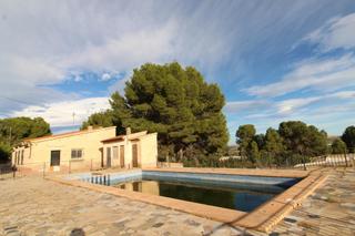 Casa a El Castillo. Chalet en la ofra