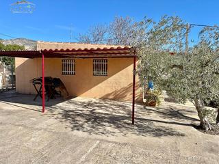Edifici a Hondón de las Nieves. Albergue con terreno en hondon de las nieves