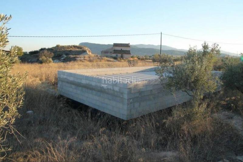 Foto d639a785-f61a-4ed2-8631-403c26ba7490. Gebäude in Romana (la)