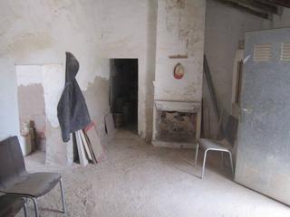 Edifici a Novelda. Se vende terreno con casa