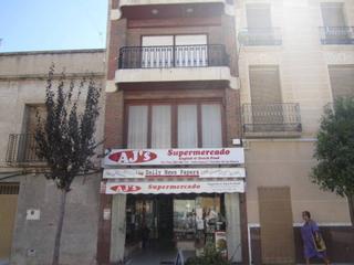 Maison à Hondón de las Nieves. Se vende casa hondon de las nieves con local comercial, 1 y 2 pi