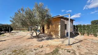 Edifici a Pedanías Oeste. Se vende parcela en aspe