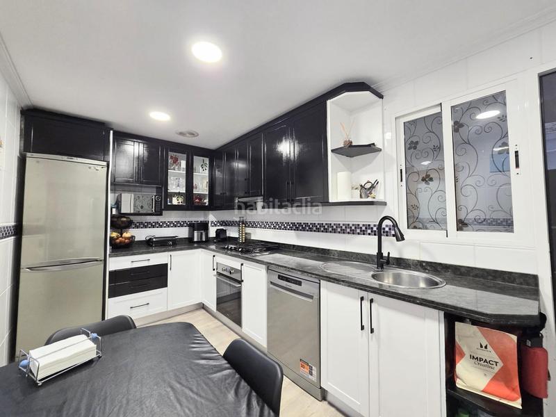 Foto eb588fbd-e6ff-4845-99ab-91e8c081857a. Pis amb aparcament a El Toscar Elche / Elx