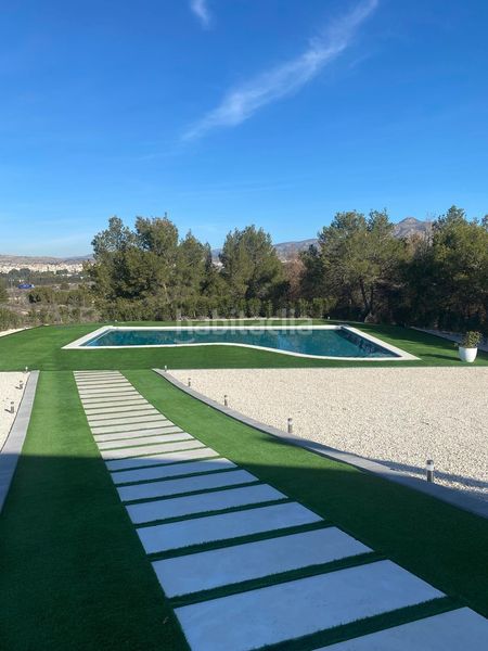 Foto 0929a6d6-2657-4f8e-99e3-9abf96939c65. Xalet amb calefacció piscina a Las Trescientas-San Francisco-Ciudad Vergel Elda