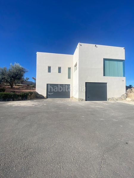 Foto 46ff0885-700f-4884-a536-e2acf2b1d56d. Xalet amb calefacció piscina a Las Trescientas-San Francisco-Ciudad Vergel Elda