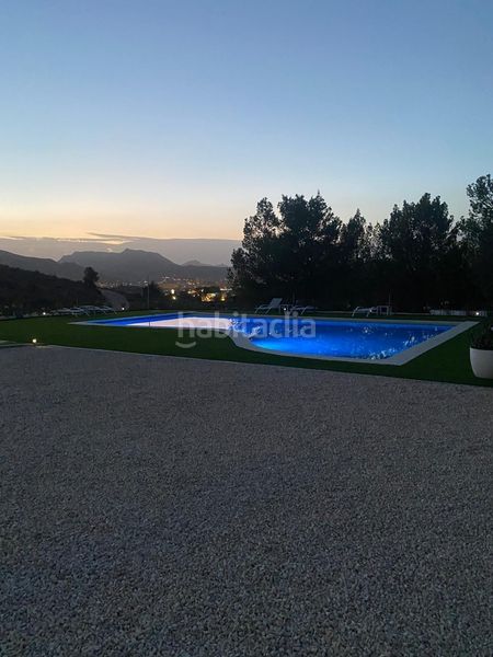 Foto d0c4afc9-da14-44bb-a457-184882a03137. Xalet amb calefacció piscina a Las Trescientas-San Francisco-Ciudad Vergel Elda
