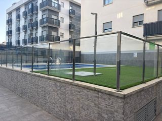 Miete Dachwohnung in Las Fuentes-Los Cipreses. Moderno ático en alquiler con piscina y parking en aspe