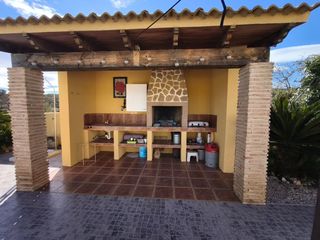 Chalet en Hondón de los Frailes. Encantadora casa de campo con terreno y vistas espectaculares