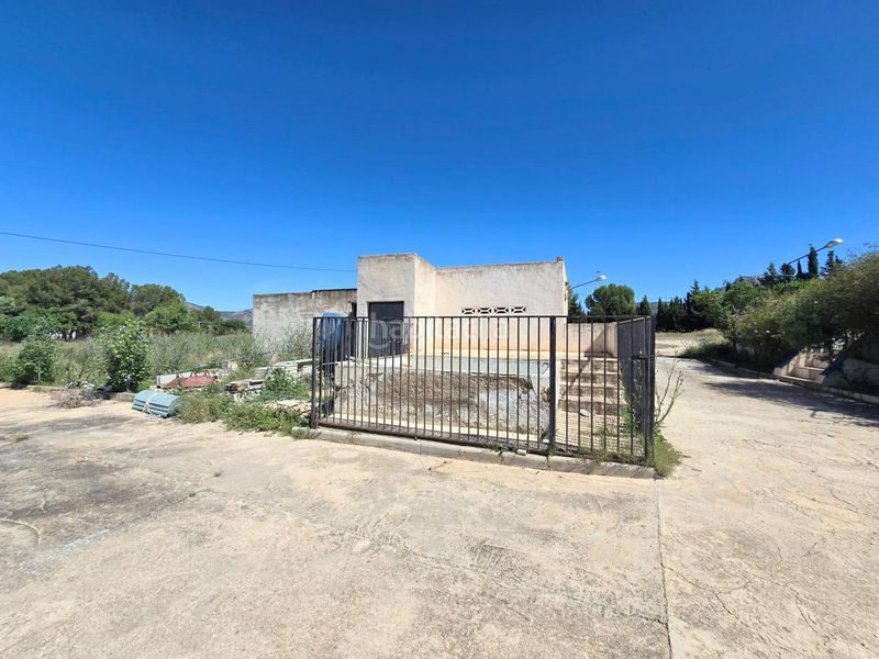 Foto f6c2b8d8-1a4f-46e1-8a5c-56b2cc913374. Casa amb piscina a Salinas