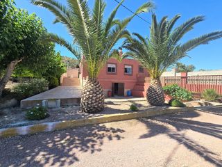 House in Pedanías Este. Casa de campo en aspe