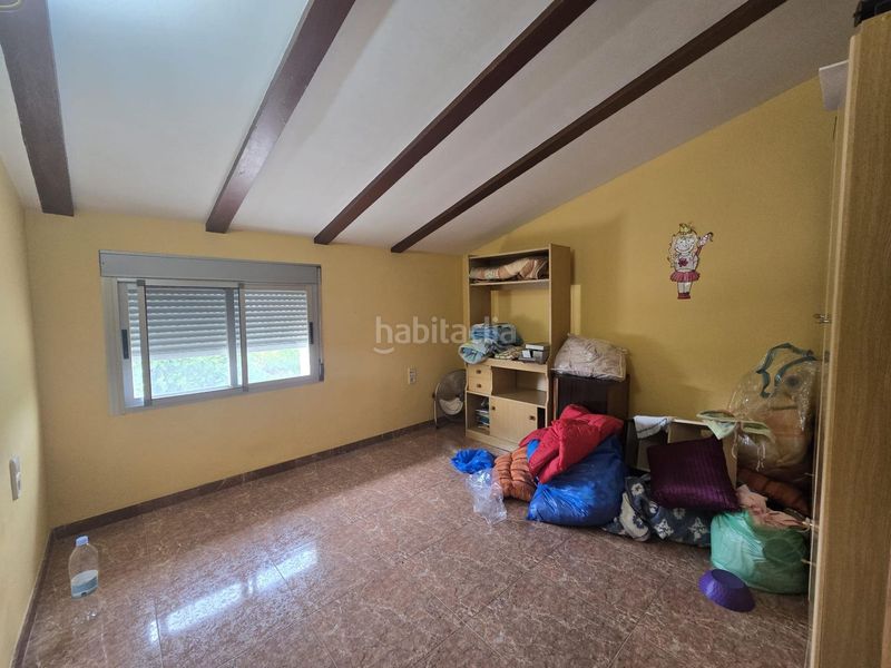 Foto fa5d0019-2b0a-4b33-bb04-7f0cf68ff07f. Xalet amb aparcament a Novelda