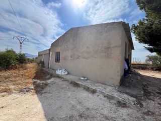 Haus in Monòver. Casa de campo en monovar