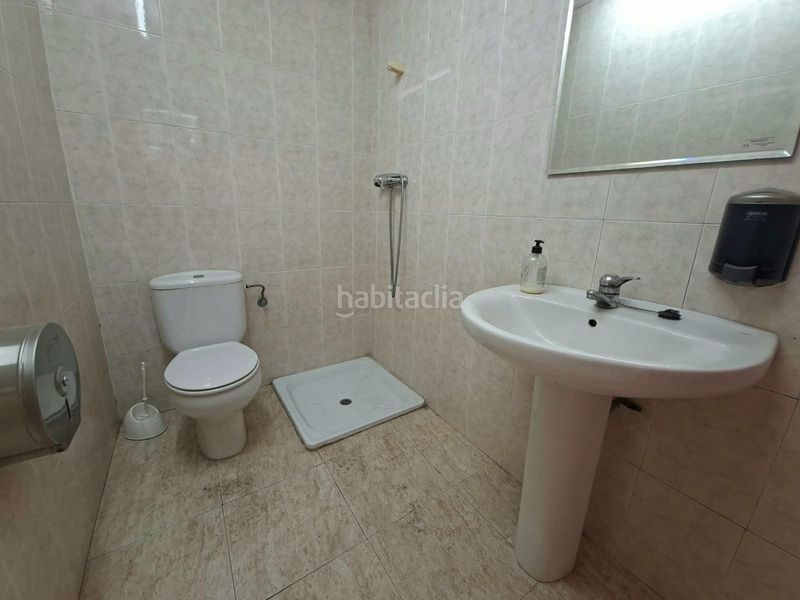 Foto b5edd573-b0d5-4473-8950-aab6e2b711f3. Location bâtiment à usage industriel dans Campo Alto-Club de Campo Elda