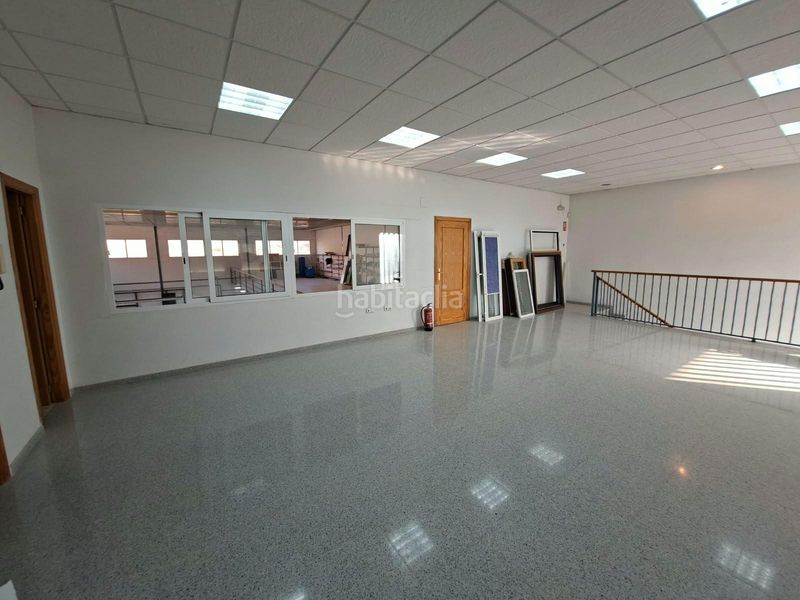 Foto fcadf2a3-6acd-4829-b0af-1b6686955861. Location bâtiment à usage industriel dans Campo Alto-Club de Campo Elda