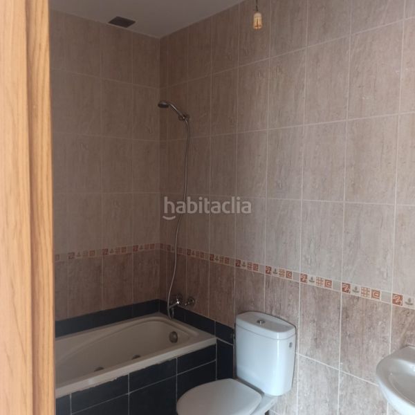 Foto 8fa214d0-684f-4be4-8685-3502619cbc34. Casa adossada amb calefacció a Velada