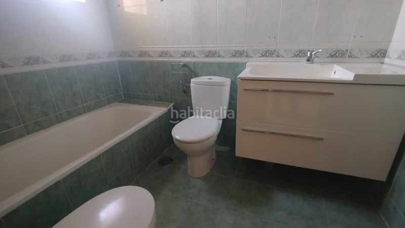 Foto 4e44ea11-944c-44fc-a2e4-42516ead2452. Casa aparellada amb xemeneia calefacció a Uceda