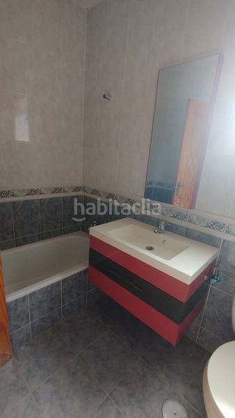 Foto 686cd37a-e2aa-465b-b0b6-99e425360583. Casa aparellada amb xemeneia calefacció a Uceda