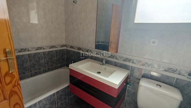 Foto b6a4449e-6fa8-4dd1-8904-4d92706da34c. Casa aparellada amb xemeneia calefacció a Uceda