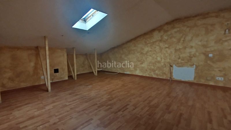 Foto d3cda459-a58a-4123-bd0c-1b8c2352d63e. Casa aparellada amb xemeneia calefacció a Uceda