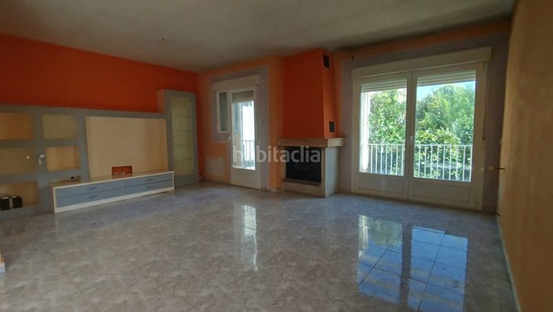 Foto e46e416c-5890-4d89-9200-936b2297c063. Casa aparellada amb xemeneia calefacció a Uceda