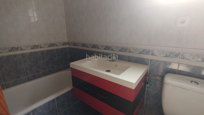 Foto f73eeb3d-22c4-4ddc-8690-e4a8bb3f7898. Casa aparellada amb xemeneia calefacció a Uceda