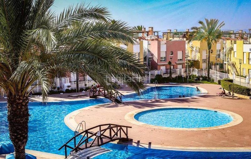 Foto f0d23830-8f19-4e9a-8b31-42d1d47c08e0. Lloguer àtic amb calefacció piscina a Las Marinas - Pueblo Laguna Vera