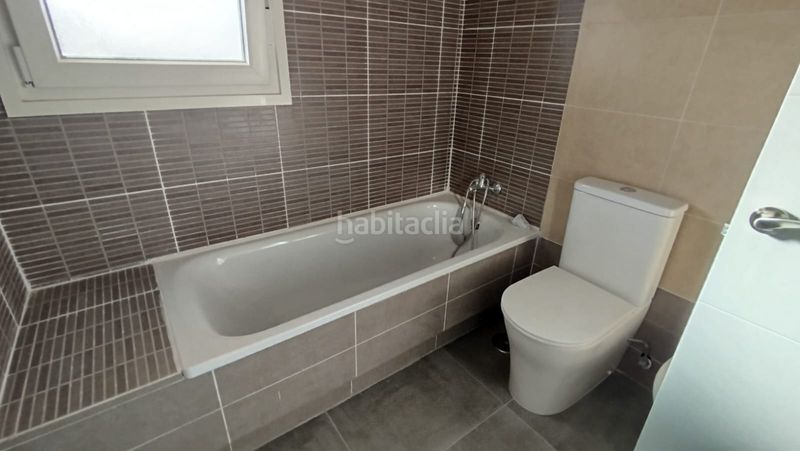 Foto 0c197e45-8581-47e9-8331-9d5a3a37cfda. Casa aparellada amb calefacció a Chiloeches