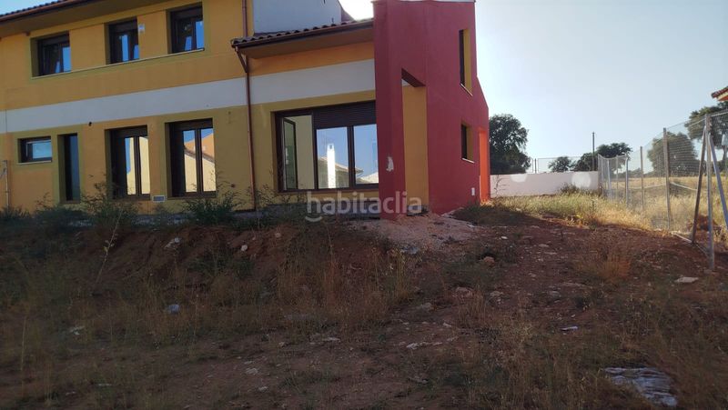 Foto 46d10e46-c929-4de0-afca-163c2823174c. Casa aparellada amb calefacció a Chiloeches