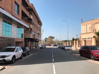 Aparcament cotxe a Avenida de europa 4b