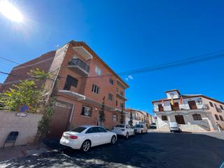 Edifici a Plaza constitución 3. Oportunidad! edificio con opción de 5 viviendas