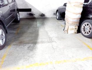 Lloguer Aparcament cotxe  Carrer de viladomat. Plaza de aparcamiento con facil acceso calle viladomat.