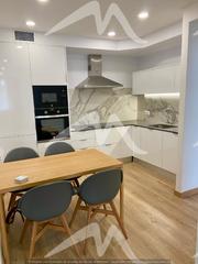 Appartement  Avinguda del parallel. Piso muy luminoso a estrenar en la avenida del paralelo