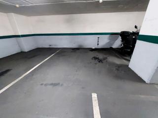 Aparcament cotxe  Carrer de viladomat. Plaza doble de aparcamiento calle viladomat.