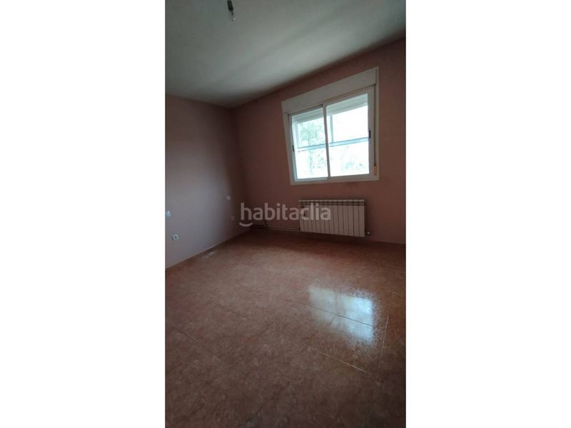 Foto 574221a2-60a3-44bf-9e55-8e01c81842b4. Casa adossada amb calefacció aparcament a Dosbarrios