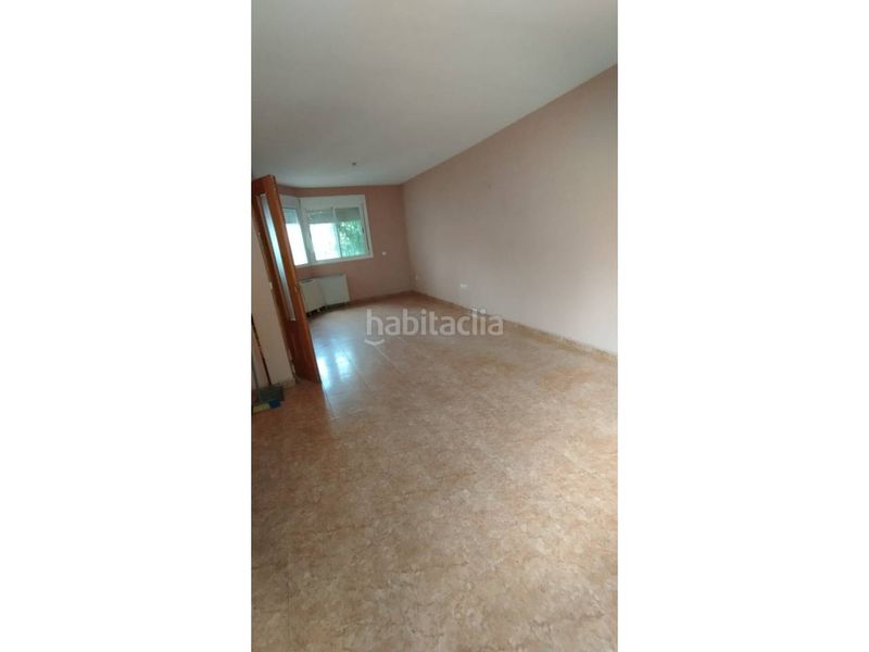 Foto 7434f3d9-5906-435d-a61e-5ab2b29ca5de. Casa adossada amb calefacció aparcament a Dosbarrios