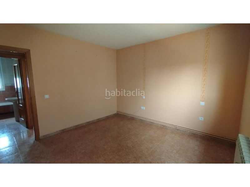 Foto ade5a992-64a3-4c48-92e6-f0c1fdeb575d. Casa adossada amb calefacció aparcament a Dosbarrios