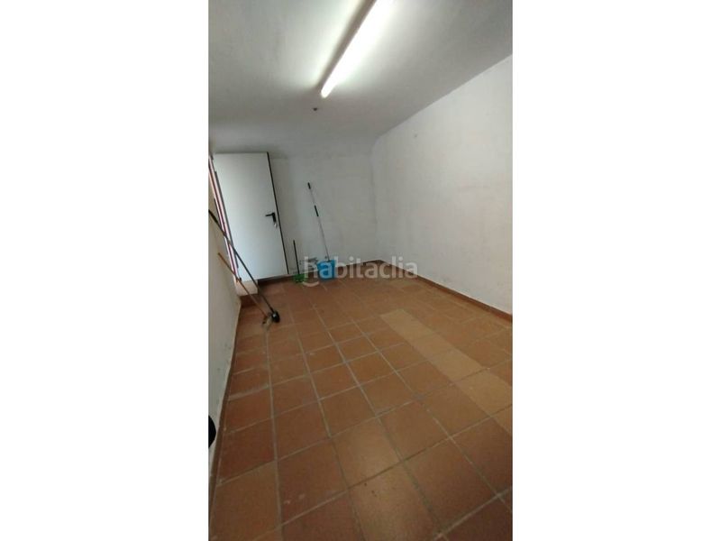 Foto b21f246f-d2b7-44e8-a4b5-f8a5096b5d5a. Casa adossada amb calefacció aparcament a Dosbarrios