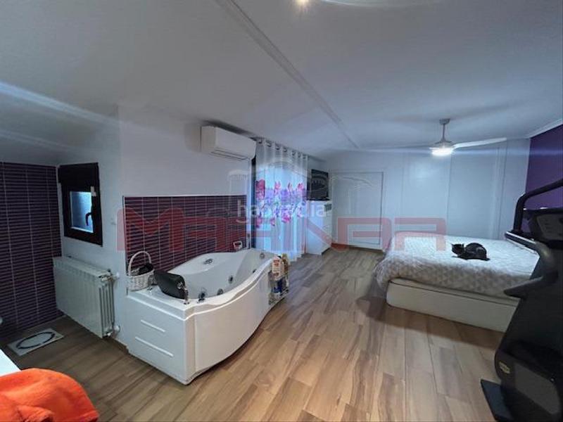 Foto c16bfa01-0a45-4231-aa59-d9d251c96ac4. Attico con riscaldamento parcheggio piscina in El Quiñón Seseña