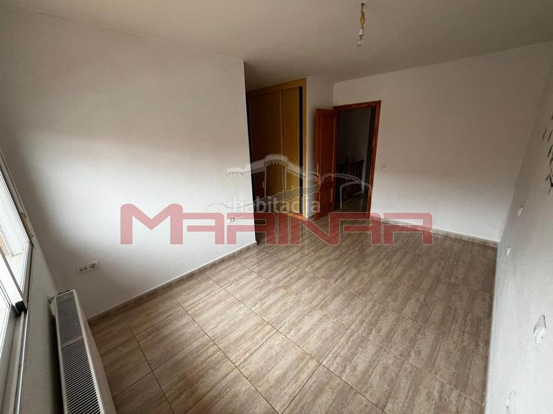 Foto 06f6316e-dff8-4d9e-8912-ae6b941b9d84. Casa bifamiliare con riscaldamento parcheggio in Los Barreros Seseña