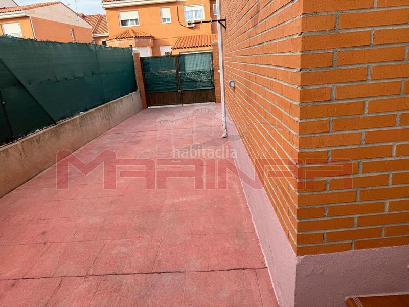 Foto 4c1a049e-6524-4e60-a0b4-657823928307. Casa bifamiliare con riscaldamento parcheggio in Los Barreros Seseña