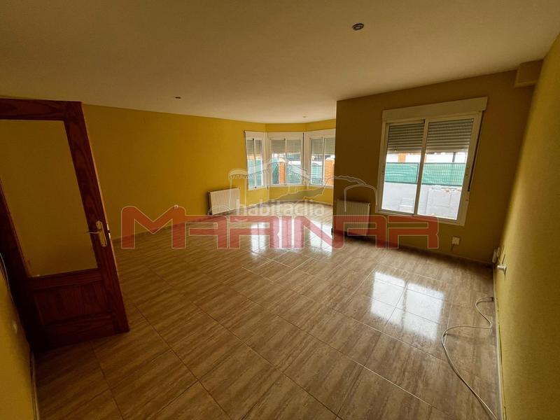 Foto 9daf42fa-c3bd-4307-ac0a-407fbf0a8856. Casa bifamiliare con riscaldamento parcheggio in Los Barreros Seseña