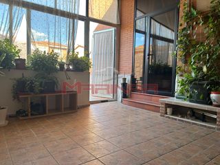 Casa a schiera in Los Barreros. Magnífico adosado en seseña