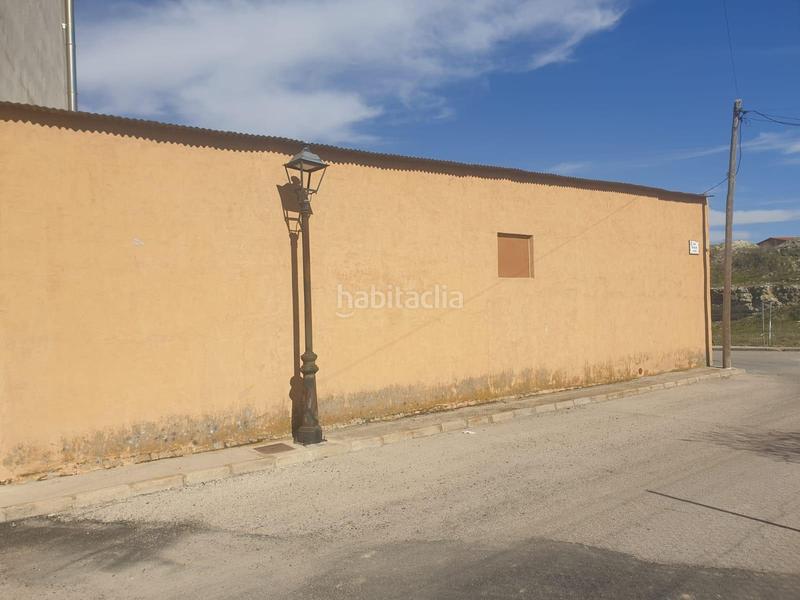 Foto 0d89c7d7-f7fa-4587-9085-f77e36bd1032. Location local commercial dans Borox