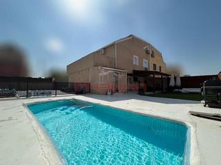 Casa aparellada a Las Lomas. Chalet con piscina seseña