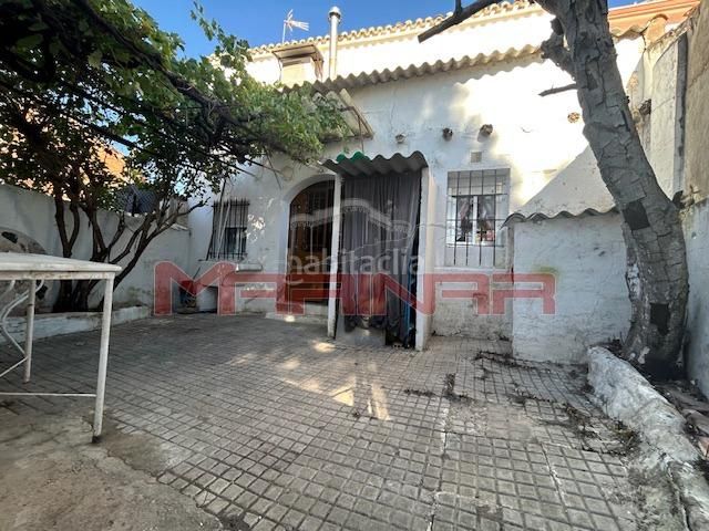 Foto 6098e727-dd9b-48e2-8994-7db8f0c076a9. Casa adossada amb calefacció a Centro Seseña