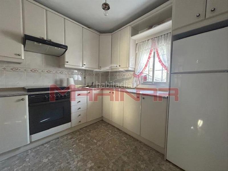 Foto beccb765-90ed-44d7-a625-7c518e5f6635. Casa adossada amb calefacció a Centro Seseña