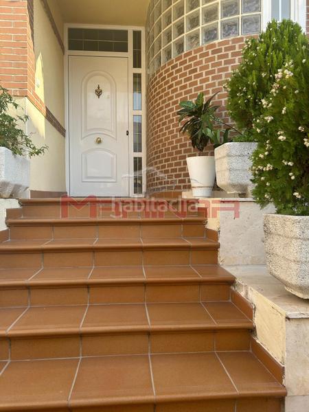 Foto ec38ea51-1aa5-49d8-8f46-06acc65cd02e. Casa aparellada amb calefacció aparcament a Los Barreros Seseña