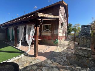 Doppelhaus in Torrecastillo. Pareado con gran patio en torrecastillo