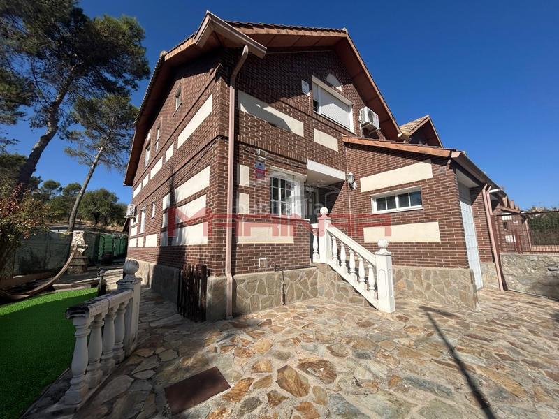 Foto cf30ccbd-0fe7-4c36-9cbe-4561aa2d6108. Casa aparellada amb calefacció aparcament piscina a Seseña